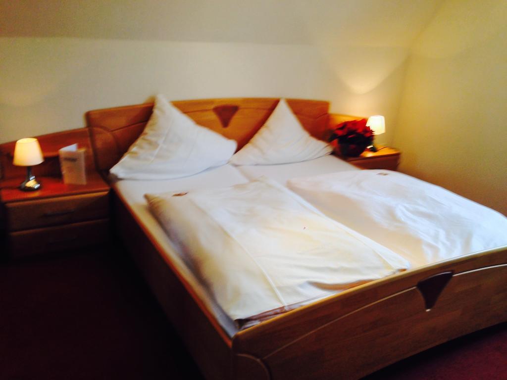 Hotel Eisenkrug Dinkelsbuehl Bilik gambar
