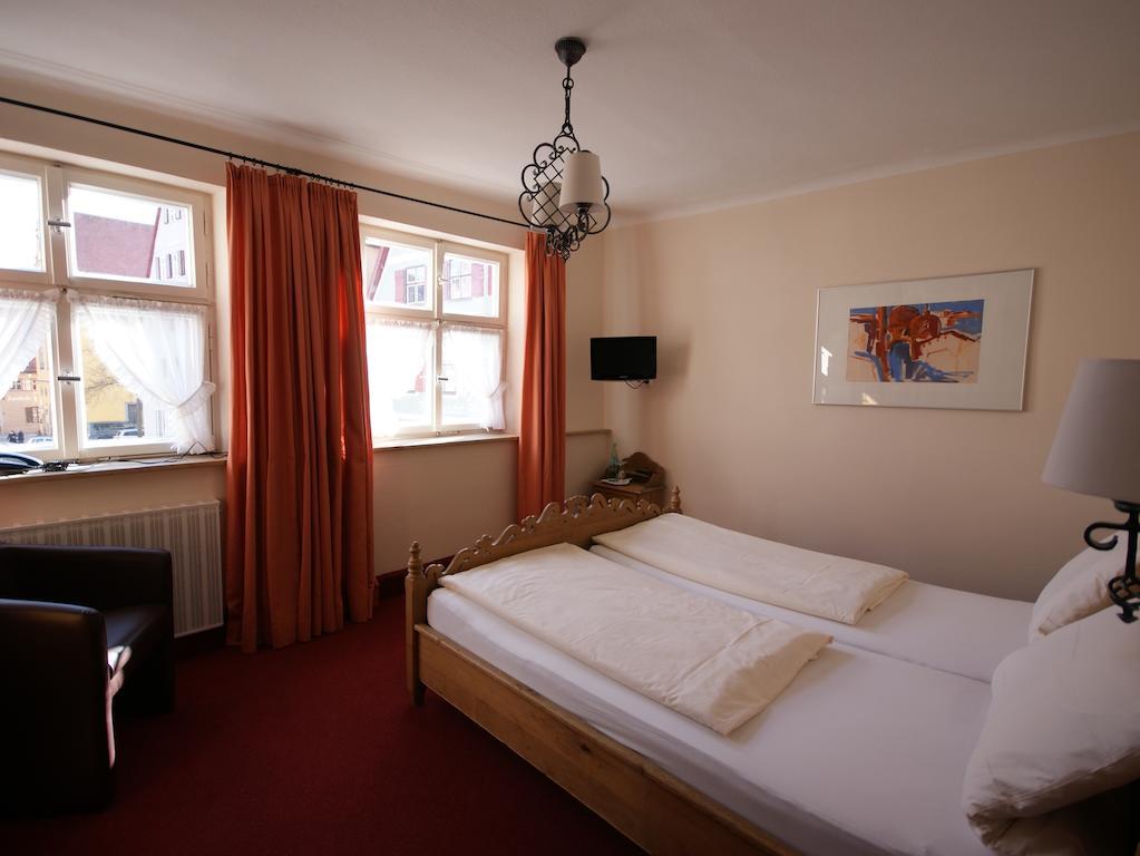 Hotel Eisenkrug Dinkelsbuehl Bilik gambar